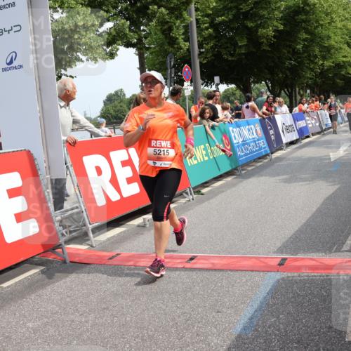 15.06.2025 - REWE Women's Run Strokosch-Dieckow http://msf.ph/oto/7936330 15.06.2025 11:09:25 Ziel 5095, 5104, 5139, 5215, 5253, 5256, 5273, 5274, 5552 meine-sportfotos.de