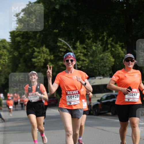15.06.2025 - REWE Women's Run Jannik Wohlers http://msf.ph/oto/7936400 15.06.2025 09:54:17 Laufen 10554, 10128, 65, 0247 meine-sportfotos.de