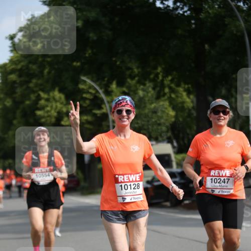 15.06.2025 - REWE Women's Run Jannik Wohlers http://msf.ph/oto/7936438 15.06.2025 09:54:17 Laufen 10554, 10128, 10247 meine-sportfotos.de