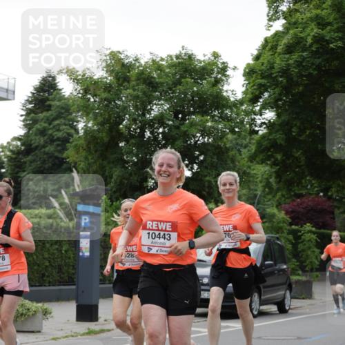 15.06.2025 - REWE Women's Run Jannik Wohlers http://msf.ph/oto/7936449 15.06.2025 08:26:34 Laufen 78, 10443, 76, 28, 11 meine-sportfotos.de