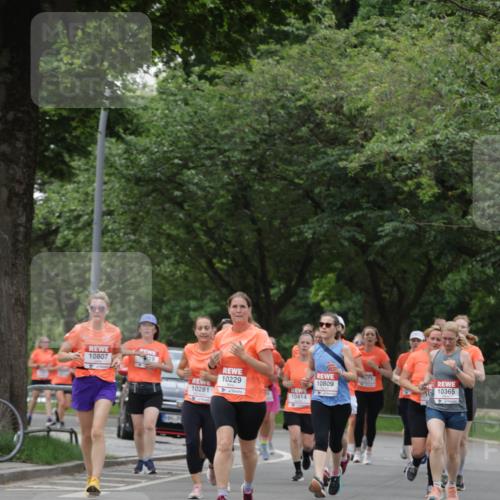 15.06.2025 - REWE Women's Run Jannik Wohlers http://msf.ph/oto/7936492 15.06.2025 08:26:36 Laufen 10807, 919, 271, 10229, 10809, 10365, 10281, 10414 meine-sportfotos.de