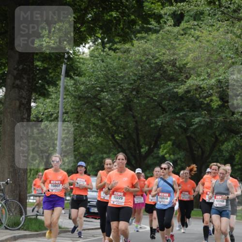 15.06.2025 - REWE Women's Run Jannik Wohlers http://msf.ph/oto/7936514 15.06.2025 08:26:37 Laufen 10807, 10229, 10809 meine-sportfotos.de