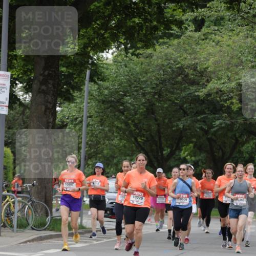 15.06.2025 - REWE Women's Run Jannik Wohlers http://msf.ph/oto/7936551 15.06.2025 08:26:37 Laufen 10807, 10229 meine-sportfotos.de