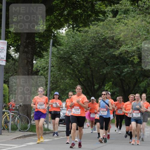 15.06.2025 - REWE Women's Run Jannik Wohlers http://msf.ph/oto/7936571 15.06.2025 08:26:37 Laufen 2025, 10807, 10229, 1028, 10271, 10809, 10365, 10103, 104 meine-sportfotos.de