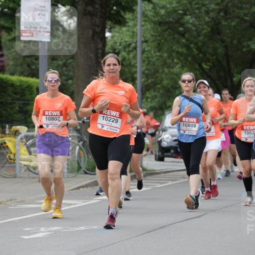 15.06.2025 - REWE Women's Run Jannik Wohlers http://msf.ph/oto/7936634 15.06.2025 08:26:40 Laufen 15, 2025, 1080, 10229, 62, 10365, 10809, 1053 meine-sportfotos.de