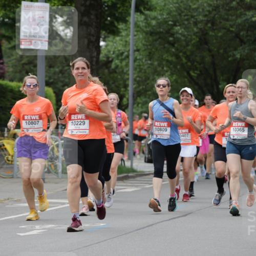 15.06.2025 - REWE Women's Run Jannik Wohlers http://msf.ph/oto/7936672 15.06.2025 08:26:40 Laufen 15, 2025, 10807, 10229, 464, 10809, 1066, 10115, 10365, 0407, 1 meine-sportfotos.de