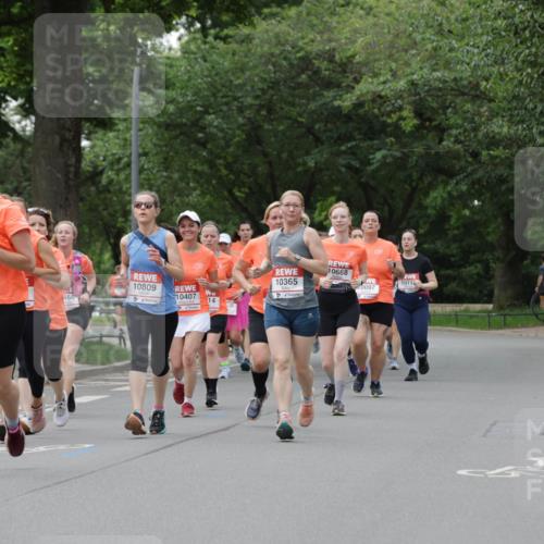 15.06.2025 - REWE Women's Run Jannik Wohlers http://msf.ph/oto/7936712 15.06.2025 08:26:41 Laufen 15, 2025, 10668, 10365, 1011, 10809, 0097, 464, 10407, 14, 10807, 10229 meine-sportfotos.de