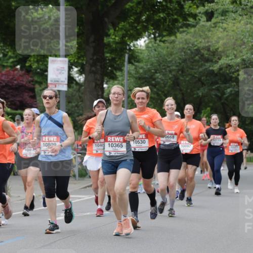 15.06.2025 - REWE Women's Run Jannik Wohlers http://msf.ph/oto/7936749 15.06.2025 08:26:43 Laufen 10281, 10464, 10809, 1040, 10365, 4, 0668, 10115, 10530, 10097, 10271 meine-sportfotos.de