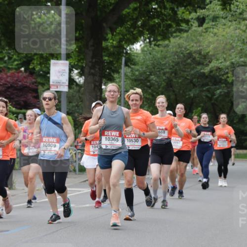 15.06.2025 - REWE Women's Run Jannik Wohlers http://msf.ph/oto/7936754 15.06.2025 08:26:43 Laufen 10809, 10281, 10464, 104, 10365, 10530, 668, 0115, 10271, 10097 meine-sportfotos.de
