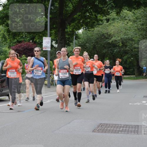15.06.2025 - REWE Women's Run Jannik Wohlers http://msf.ph/oto/7936777 15.06.2025 08:26:43 Laufen 10229, 10281, 0668, 10809, 10530, 097, 10115, 10271, 10365, 10464 meine-sportfotos.de
