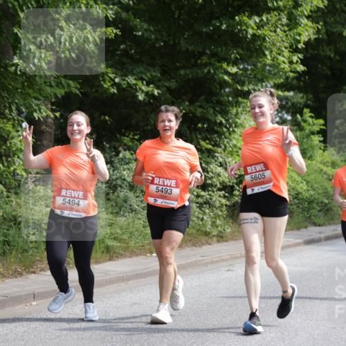 15.06.2025 - REWE Women's Run Jannik Wohlers http://msf.ph/oto/7936784 15.06.2025 10:13:40 Laufen 5494, 5493, 5605, 5577 meine-sportfotos.de