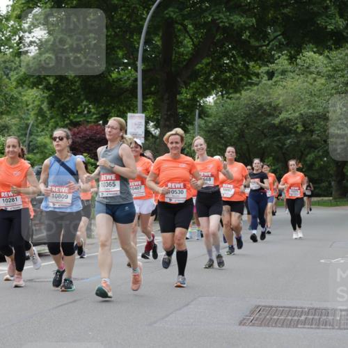15.06.2025 - REWE Women's Run Jannik Wohlers http://msf.ph/oto/7936872 15.06.2025 08:26:44 Laufen 1043, 10365, 668, 10407, 101, 10281, 10809, 10530, 10097, 10271 meine-sportfotos.de