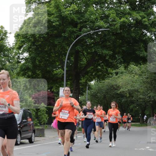 15.06.2025 - REWE Women's Run Jannik Wohlers http://msf.ph/oto/7936910 15.06.2025 08:26:46 Laufen 10097, 668, 10115, 10860, 10271 meine-sportfotos.de