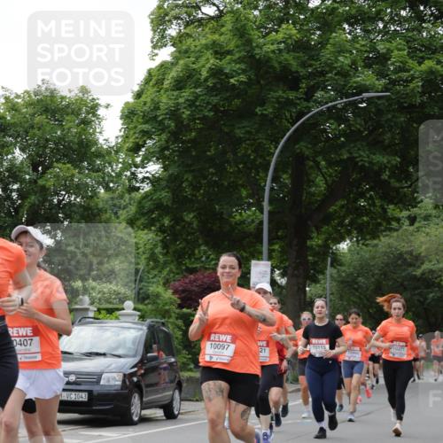 15.06.2025 - REWE Women's Run Jannik Wohlers http://msf.ph/oto/7936940 15.06.2025 08:26:47 Laufen 0407, 1043, 10097, 10115, 10271, 21 meine-sportfotos.de