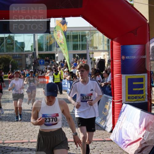 13.06.2025 - Holstenköstenlauf Felixshl http://msf.ph/oto/7937008 13.06.2025 18:05:10 Laufen 2255, 2370, 2556, 2558, 3164, 3195, 3196, 3198, 3307 meine-sportfotos.de