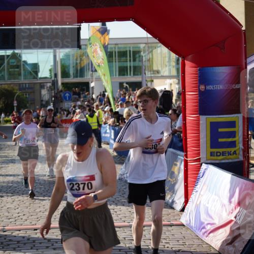 13.06.2025 - Holstenköstenlauf Felixshl http://msf.ph/oto/7937031 13.06.2025 18:05:10 Laufen 2255, 2370, 2556, 2558, 3164, 3195, 3196, 3198, 3307 meine-sportfotos.de