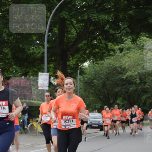 15.06.2025 - REWE Women's Run Jannik Wohlers http://msf.ph/oto/7937090 15.06.2025 08:26:49 Laufen 5, 15, 4007, 10271 meine-sportfotos.de