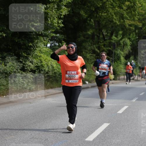 15.06.2025 - REWE Women's Run Jannik Wohlers http://msf.ph/oto/7937195 15.06.2025 10:13:55 Laufen 5093, 5384 meine-sportfotos.de
