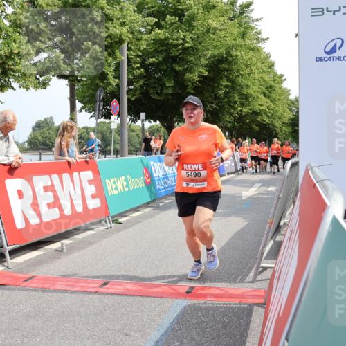 15.06.2025 - REWE Women's Run Strokosch-Dieckow http://msf.ph/oto/7937212 15.06.2025 11:11:02 Ziel 5035, 5038, 5490, 5572, 5629, 5654 meine-sportfotos.de