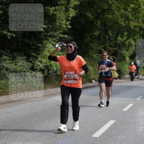 15.06.2025 - REWE Women's Run Jannik Wohlers http://msf.ph/oto/7937225 15.06.2025 10:13:55 Laufen 5093, 5384 meine-sportfotos.de