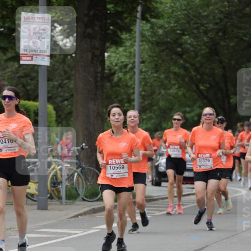 15.06.2025 - REWE Women's Run Jannik Wohlers http://msf.ph/oto/7937305 15.06.2025 08:26:53 Laufen 0416, 15, 2025, 10569, 10579, 10376 meine-sportfotos.de