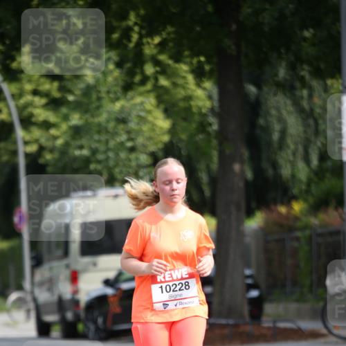 15.06.2025 - REWE Women's Run Jannik Wohlers http://msf.ph/oto/7937350 15.06.2025 09:55:15 Laufen 10228 meine-sportfotos.de