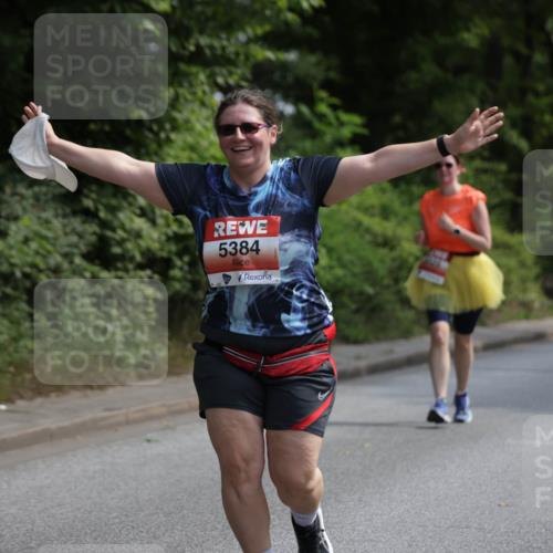 15.06.2025 - REWE Women's Run Jannik Wohlers http://msf.ph/oto/7937356 15.06.2025 10:13:58 Laufen 5384 meine-sportfotos.de