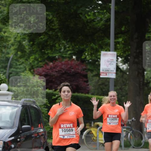 15.06.2025 - REWE Women's Run Jannik Wohlers http://msf.ph/oto/7937413 15.06.2025 08:26:55 Laufen 10569, 15, 2005, 10425, 103 meine-sportfotos.de