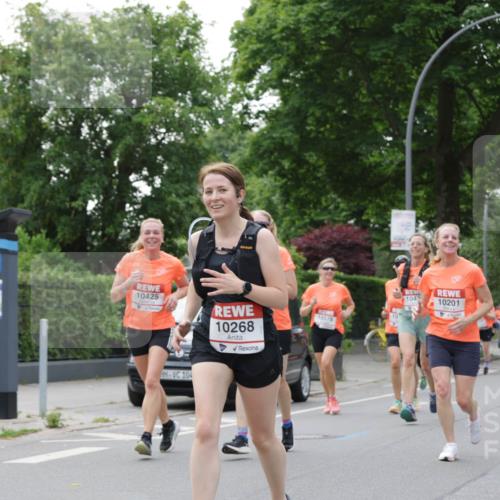 15.06.2025 - REWE Women's Run Jannik Wohlers http://msf.ph/oto/7937527 15.06.2025 08:26:59 Laufen 10425, 1043, 10201, 10268, 10579, 104 meine-sportfotos.de