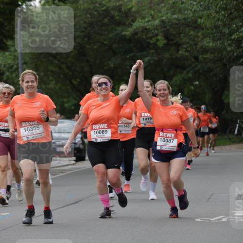 15.06.2025 - REWE Women's Run Jannik Wohlers http://msf.ph/oto/7937604 15.06.2025 08:27:02 Laufen 2425, 1050, 10355, 10089, 10343, 1018, 10087 meine-sportfotos.de