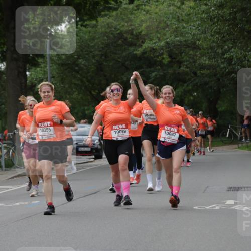 15.06.2025 - REWE Women's Run Jannik Wohlers http://msf.ph/oto/7937620 15.06.2025 08:27:02 Laufen 15, 2025, 10305, 10355, 4300, 10089, 343, 10485, 10087 meine-sportfotos.de
