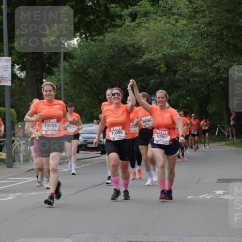 15.06.2025 - REWE Women's Run Jannik Wohlers http://msf.ph/oto/7937661 15.06.2025 08:27:02 Laufen 15, 2025, 10305, 10355, 10766, 10185, 0343, 10089, 10087 meine-sportfotos.de