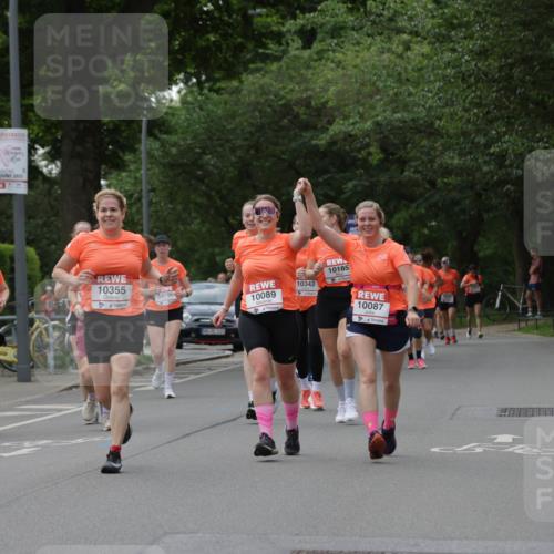 15.06.2025 - REWE Women's Run Jannik Wohlers http://msf.ph/oto/7937666 15.06.2025 08:27:02 Laufen 15, 2025, 10305, 10355, 10766, 133, 10089, 10343, 10185, 10087 meine-sportfotos.de