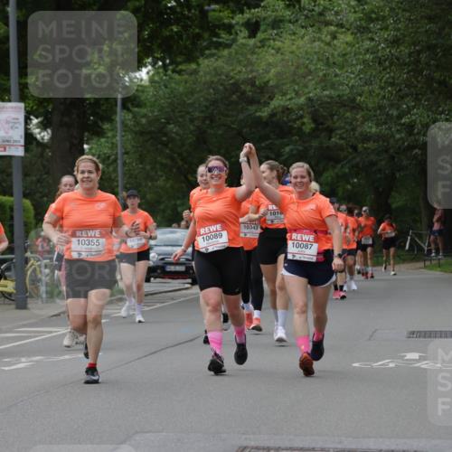 15.06.2025 - REWE Women's Run Jannik Wohlers http://msf.ph/oto/7937670 15.06.2025 08:27:02 Laufen 15, 2025, 9305, 10355, 10766, 10089, 10343, 1018, 10087 meine-sportfotos.de