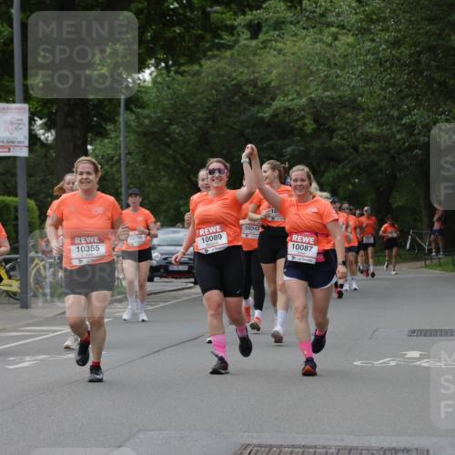 15.06.2025 - REWE Women's Run Jannik Wohlers http://msf.ph/oto/7937675 15.06.2025 08:27:02 Laufen 10305, 15, 2025, 10355, 10766, 10089, 10343, 10087 meine-sportfotos.de