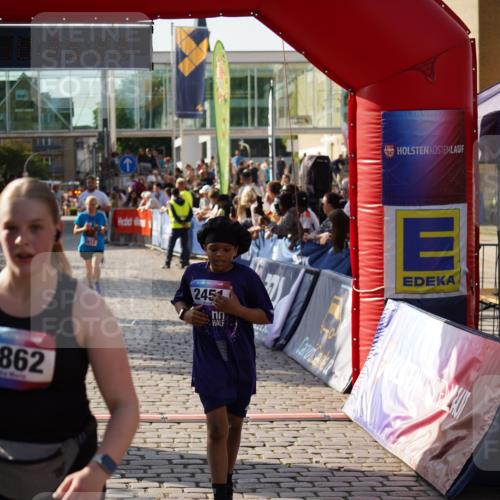 13.06.2025 - Holstenköstenlauf Felixshl http://msf.ph/oto/7937680 13.06.2025 18:05:23 Laufen 2363, 2451, 2612, 2817, 2862, 3156, 3853, 3854 meine-sportfotos.de