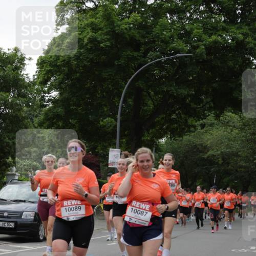 15.06.2025 - REWE Women's Run Jannik Wohlers http://msf.ph/oto/7937808 15.06.2025 08:27:06 Laufen 1043, 10, 10089, 10766, 102, 10087, 185 meine-sportfotos.de