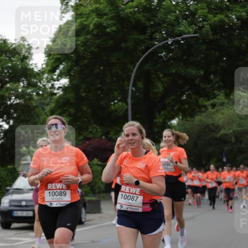 15.06.2025 - REWE Women's Run Jannik Wohlers http://msf.ph/oto/7937811 15.06.2025 08:27:06 Laufen 10089, 10087 meine-sportfotos.de