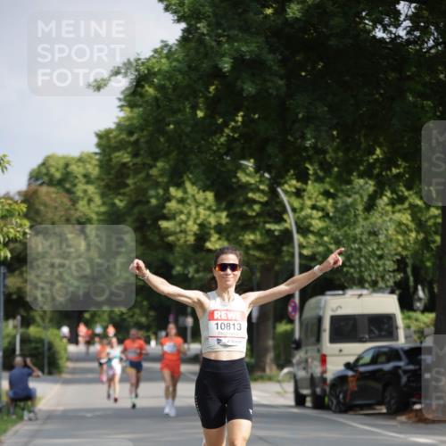 15.06.2025 - REWE Women's Run Jannik Wohlers http://msf.ph/oto/7937831 15.06.2025 08:43:39 Laufen 10813 meine-sportfotos.de