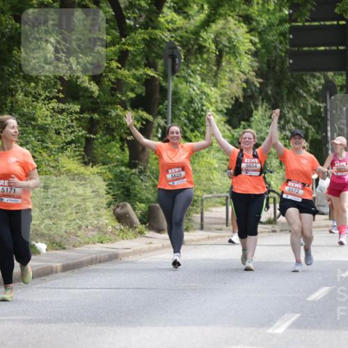 15.06.2025 - REWE Women's Run Jannik Wohlers http://msf.ph/oto/7937832 15.06.2025 10:14:16 Laufen 5171, 5654, 5629, 5572, 5684, 5488 meine-sportfotos.de