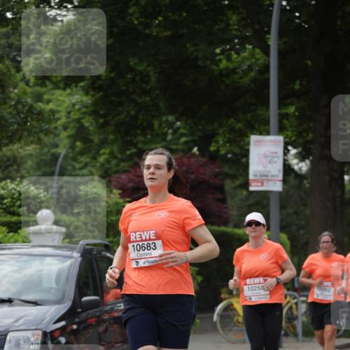 15.06.2025 - REWE Women's Run Jannik Wohlers http://msf.ph/oto/7937941 15.06.2025 08:27:09 Laufen 10683, 10258, 10062 meine-sportfotos.de
