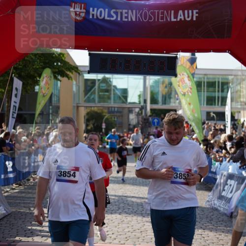 13.06.2025 - Holstenköstenlauf Felixshl http://msf.ph/oto/7937969 13.06.2025 18:05:30 Laufen 2513, 2612, 2817, 3853, 3854 meine-sportfotos.de