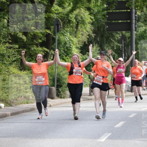 15.06.2025 - REWE Women's Run Jannik Wohlers http://msf.ph/oto/7937982 15.06.2025 10:14:18 Laufen 5629, 5654, 5572, 5684, 5488, 4012 meine-sportfotos.de