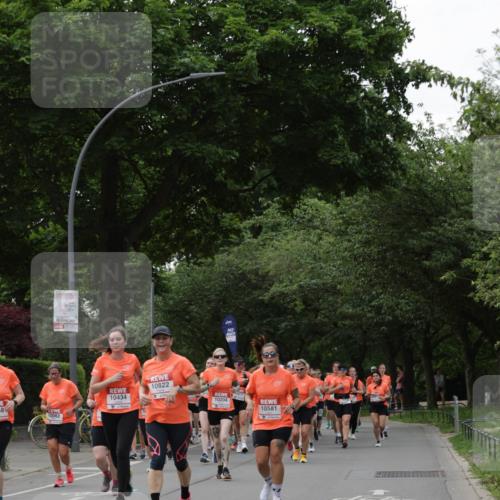 15.06.2025 - REWE Women's Run Jannik Wohlers http://msf.ph/oto/7938005 15.06.2025 08:27:10 Laufen 10581 meine-sportfotos.de
