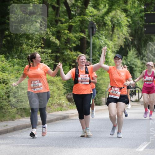 15.06.2025 - REWE Women's Run Jannik Wohlers http://msf.ph/oto/7938057 15.06.2025 10:14:20 Laufen 5629, 5654, 5572, 5684, 2011, 4545 meine-sportfotos.de