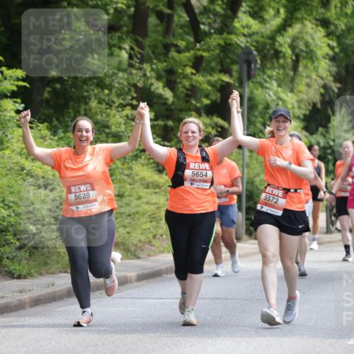 15.06.2025 - REWE Women's Run Jannik Wohlers http://msf.ph/oto/7938083 15.06.2025 10:14:21 Laufen 5629, 5654, 5572, 6684 meine-sportfotos.de