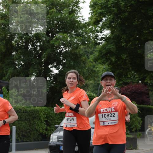 15.06.2025 - REWE Women's Run Jannik Wohlers http://msf.ph/oto/7938109 15.06.2025 08:27:13 Laufen 10434, 10822 meine-sportfotos.de