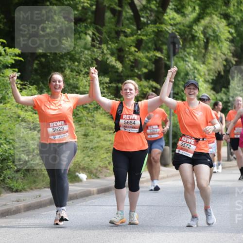 15.06.2025 - REWE Women's Run Jannik Wohlers http://msf.ph/oto/7938110 15.06.2025 10:14:21 Laufen 5629, 5654, 5362, 5572, 5684 meine-sportfotos.de