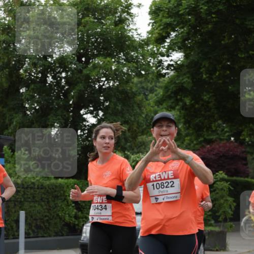15.06.2025 - REWE Women's Run Jannik Wohlers http://msf.ph/oto/7938129 15.06.2025 08:27:13 Laufen 10434, 10822 meine-sportfotos.de
