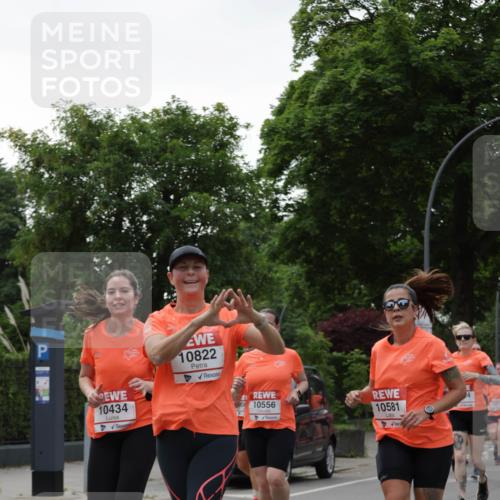 15.06.2025 - REWE Women's Run Jannik Wohlers http://msf.ph/oto/7938162 15.06.2025 08:27:13 Laufen 10434, 10822, 10556, 10581, 21 meine-sportfotos.de